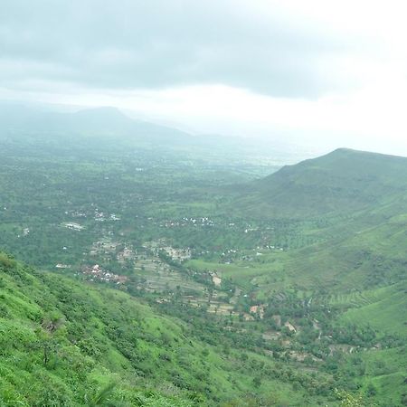 Raval Bunglow Panchgani Bagian luar foto